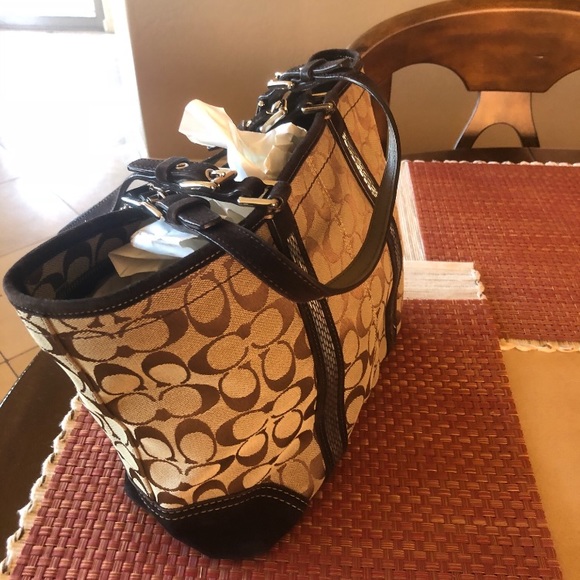 Coach Signature Jacquard Tote with beads - Picture 4 of 6